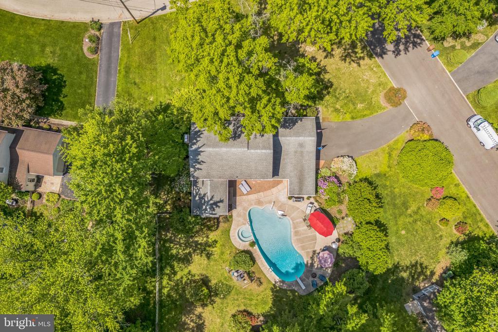 1737 HOLMES ROAD