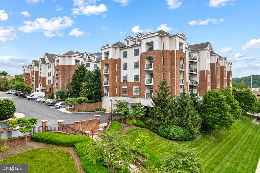 200 W ELM STREET 1315