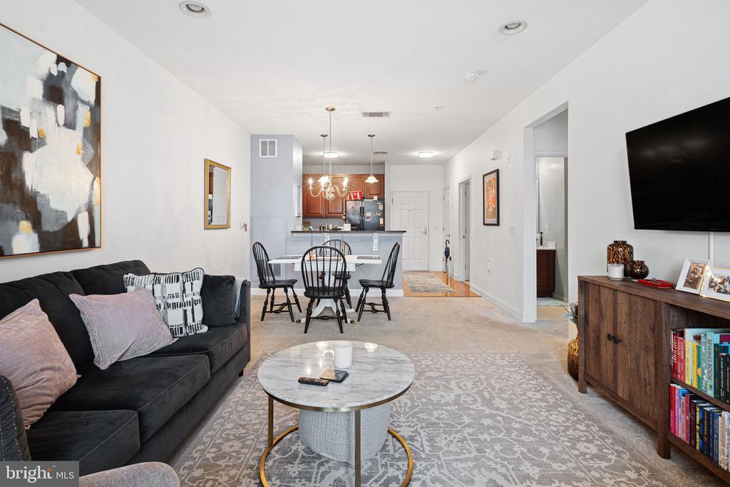 200 W ELM STREET 1315