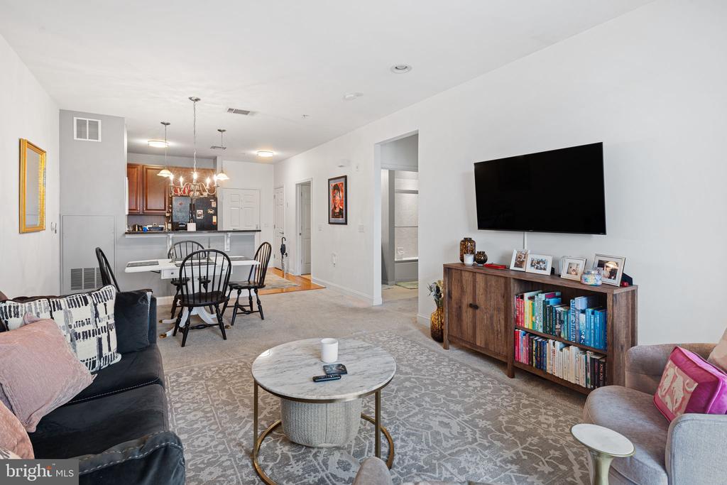 200 W ELM STREET 1315