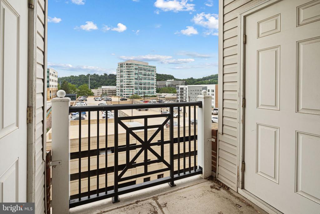 200 W ELM STREET 1315