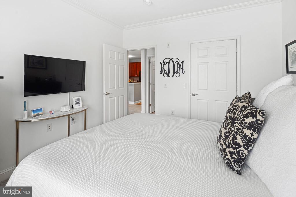 200 W ELM STREET 1315