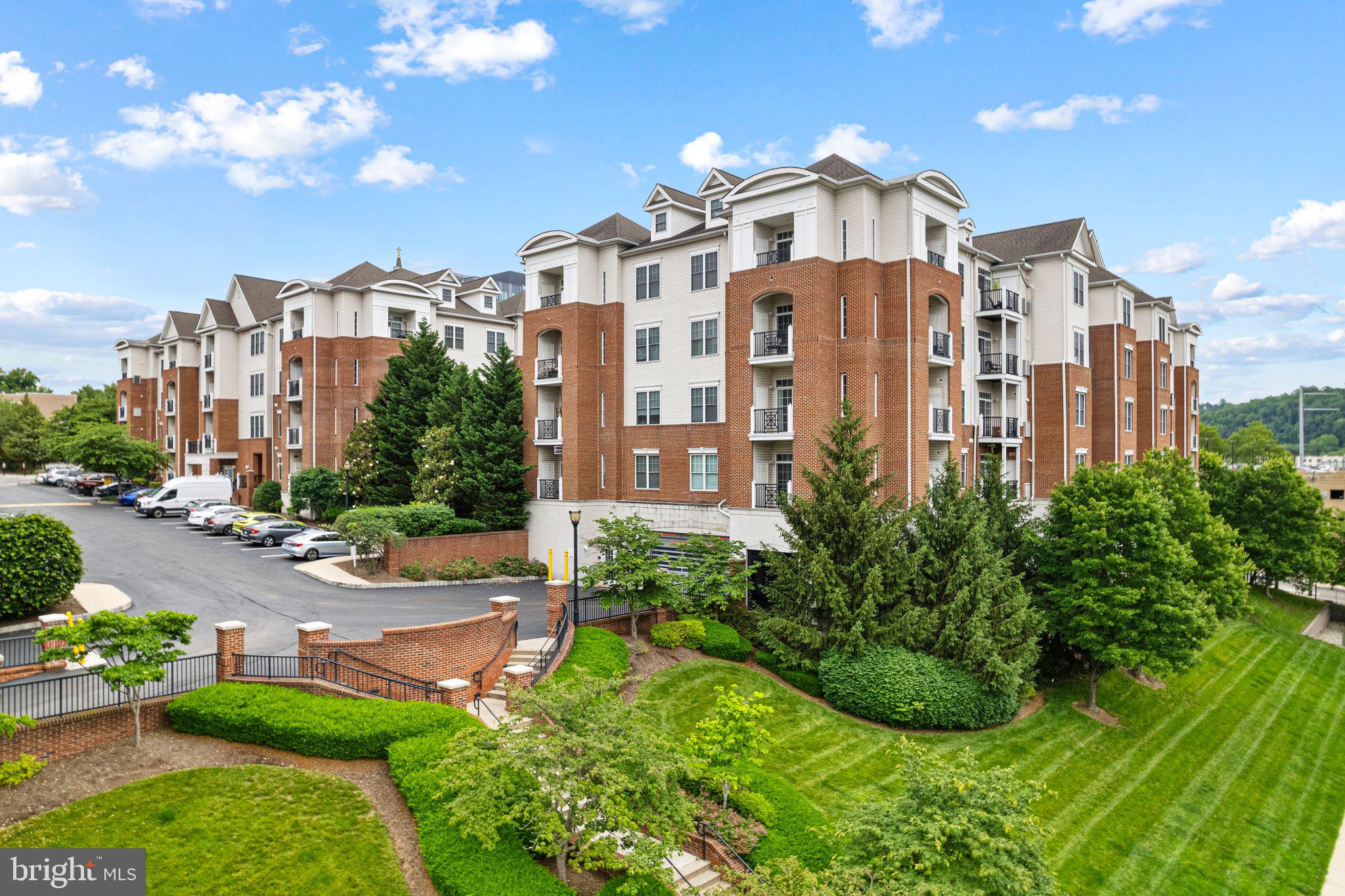 200 W ELM STREET 1315