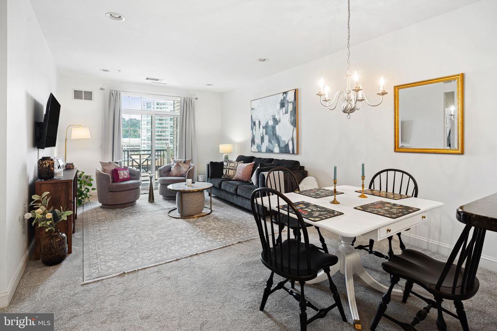 200 W ELM STREET 1315