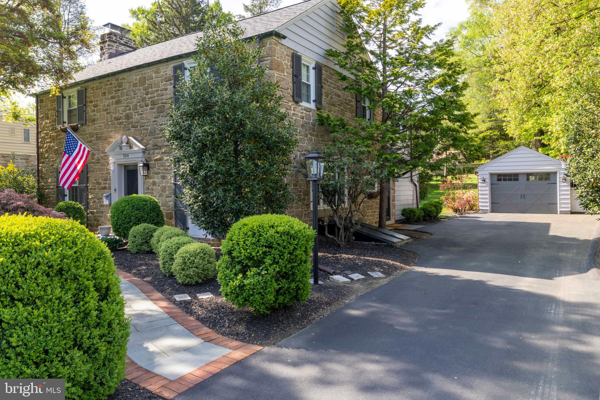 554 TWICKENHAM ROAD