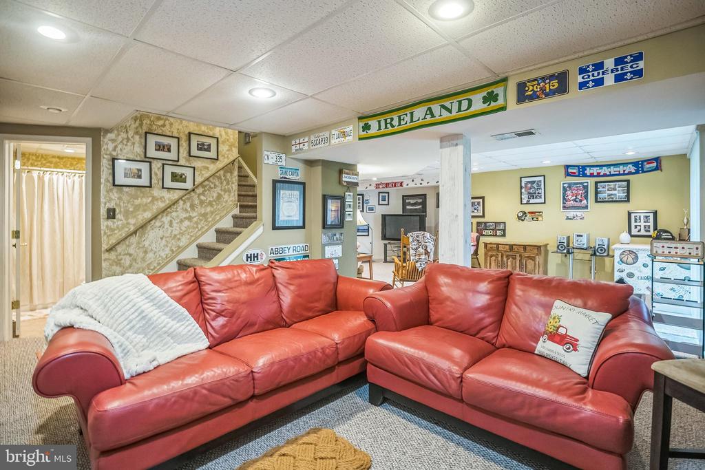 1029 SPRINGHOUSE DRIVE