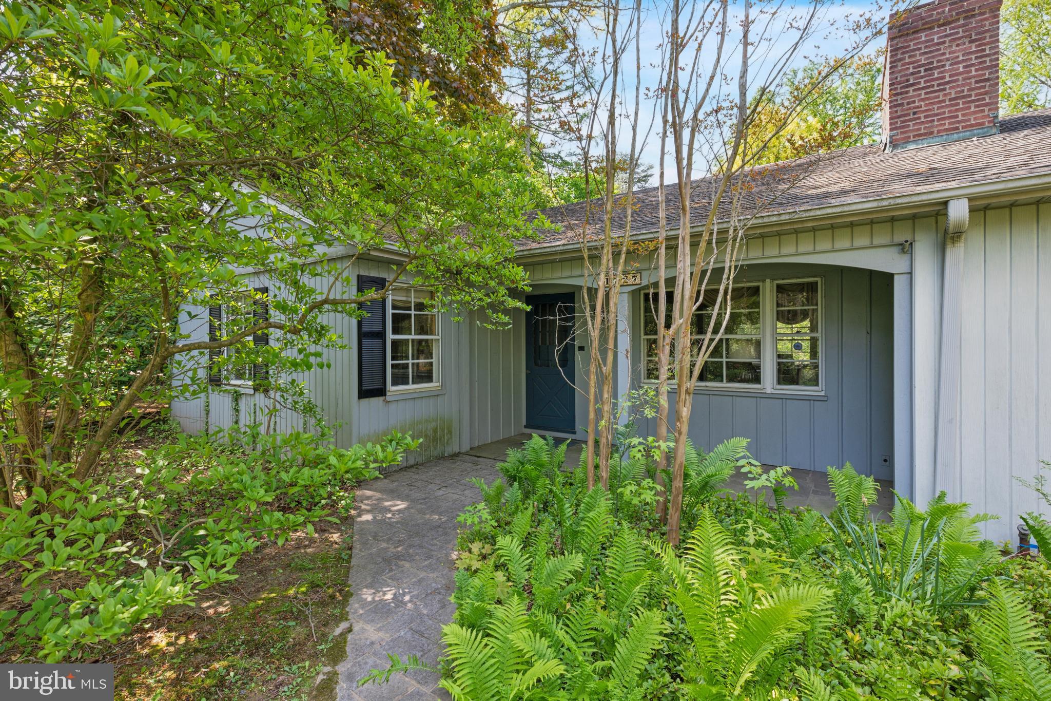 1727 E BUTLER PIKE