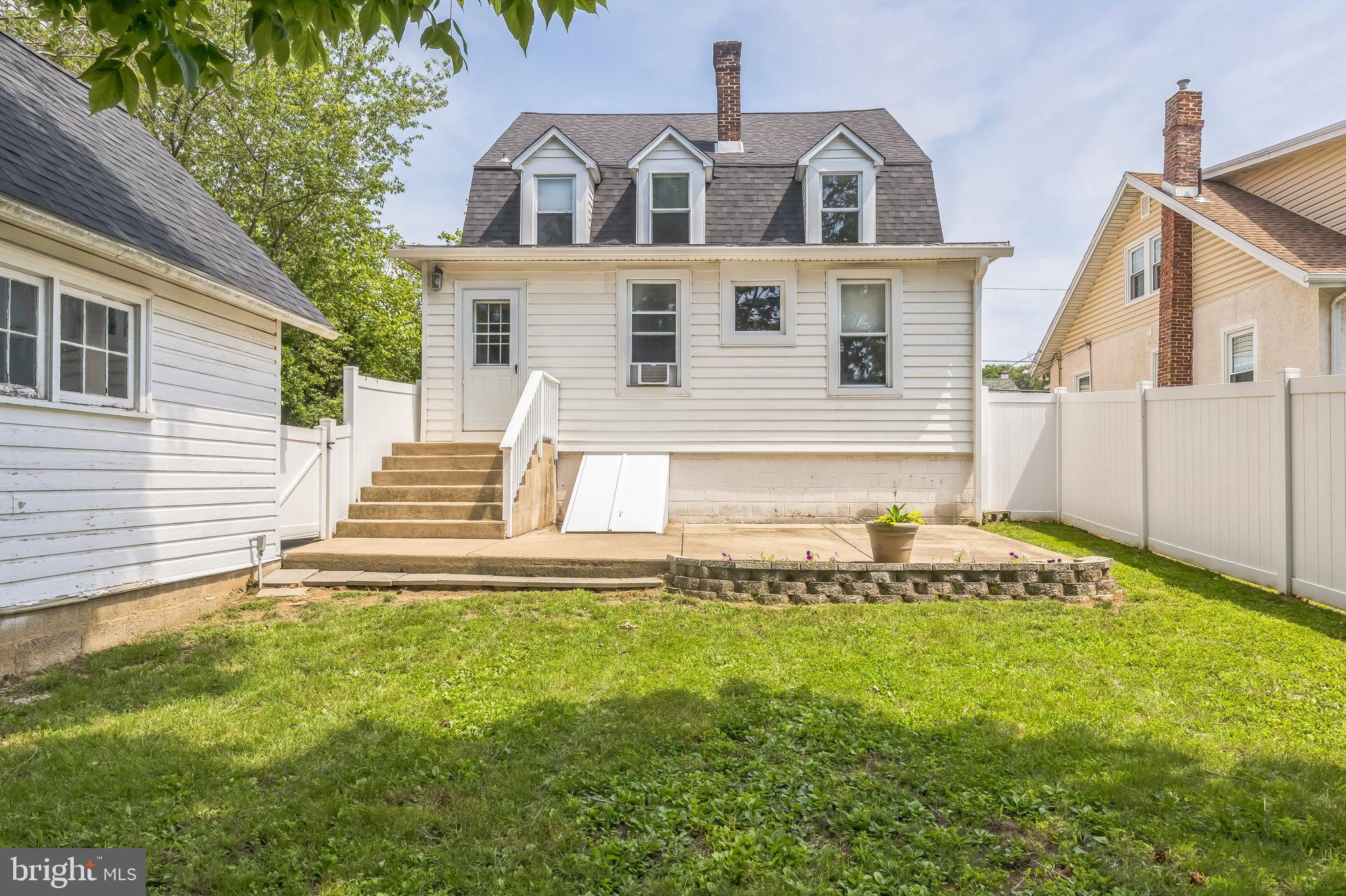 250 MAPLE AVENUE