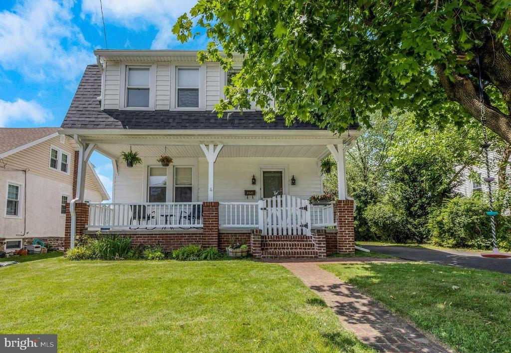 250 MAPLE AVENUE
