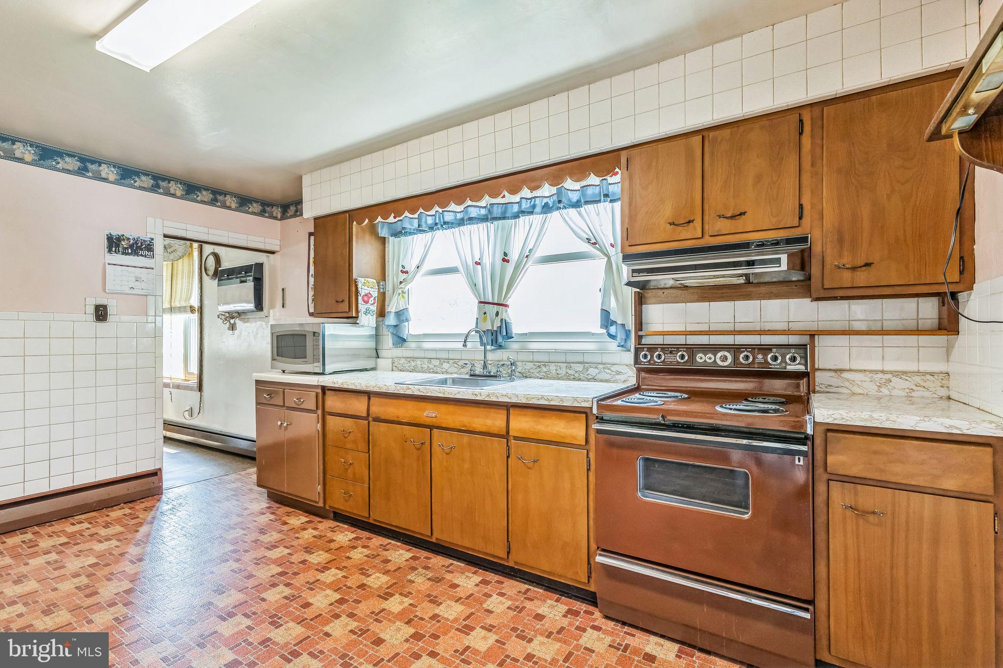 754 CENTRAL AVENUE