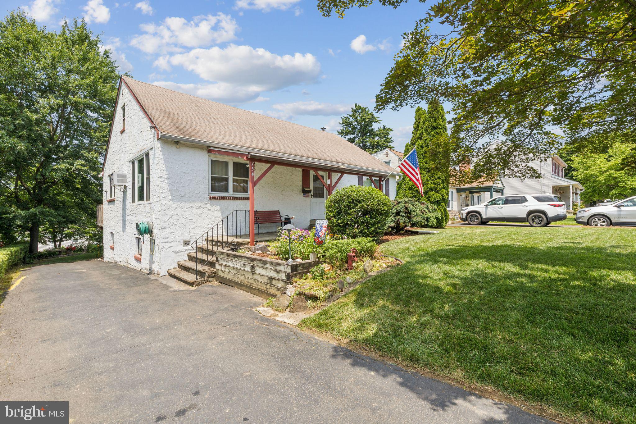 754 CENTRAL AVENUE
