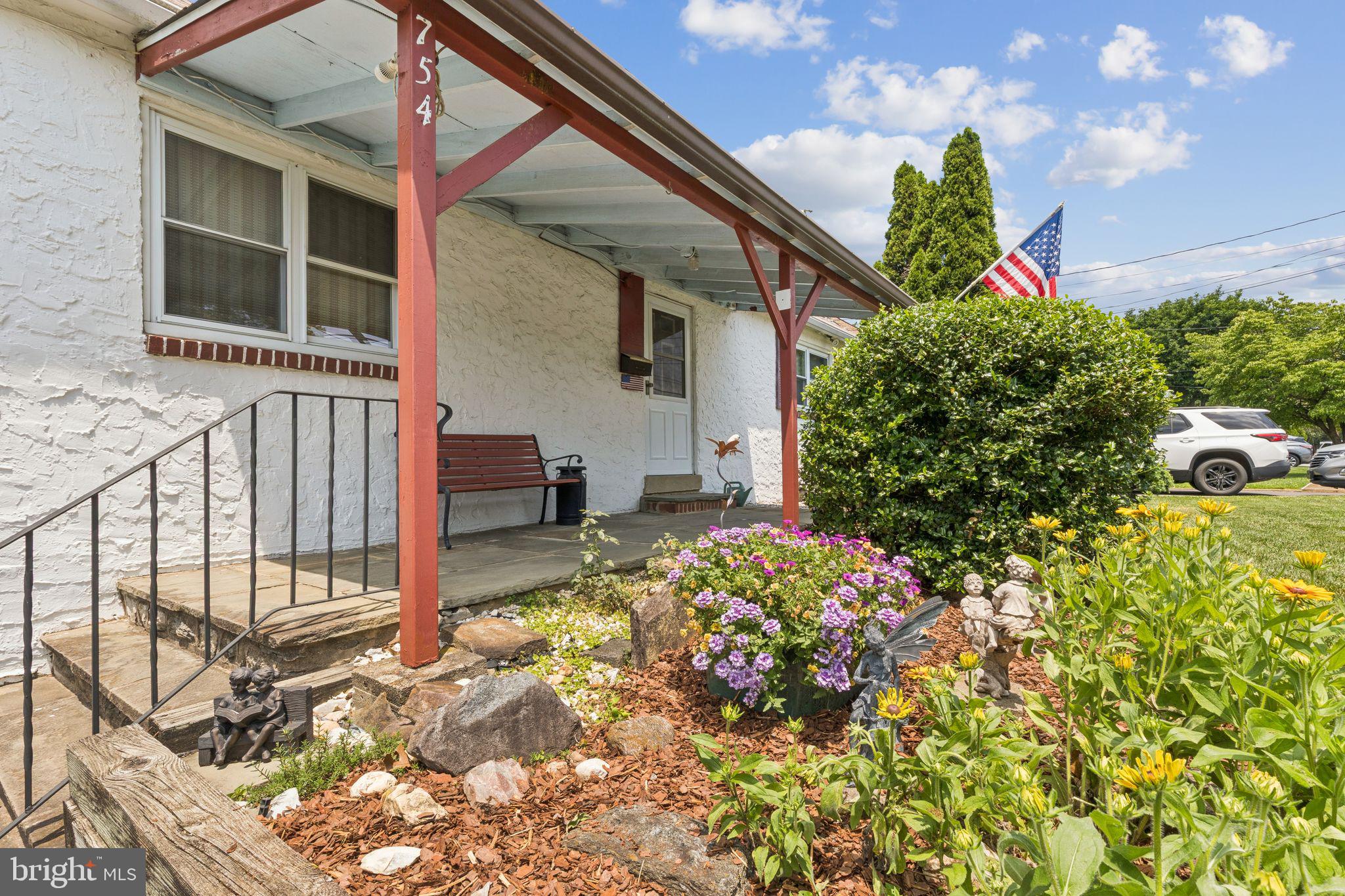 754 CENTRAL AVENUE