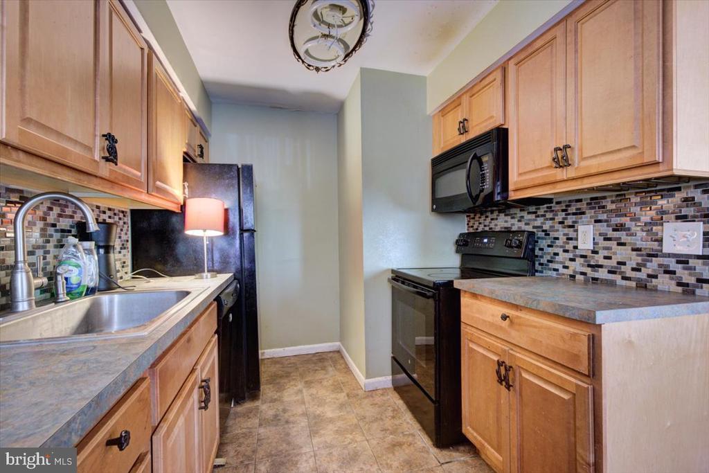 2539 JENKINTOWN ROAD 103