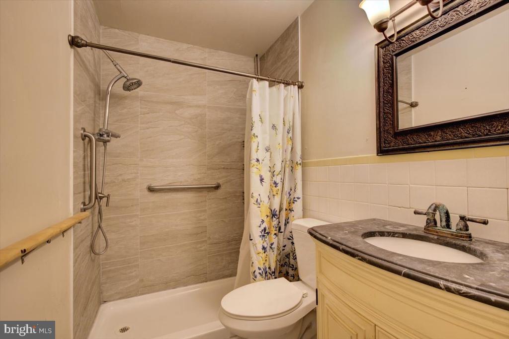 2539 JENKINTOWN ROAD 103