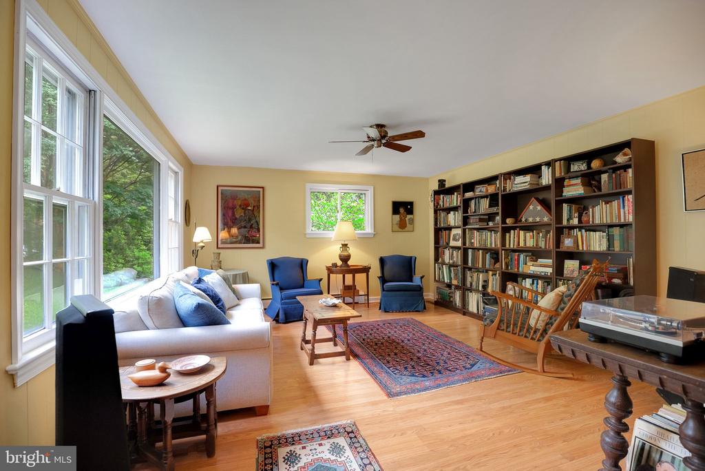 435 LAVEROCK ROAD
