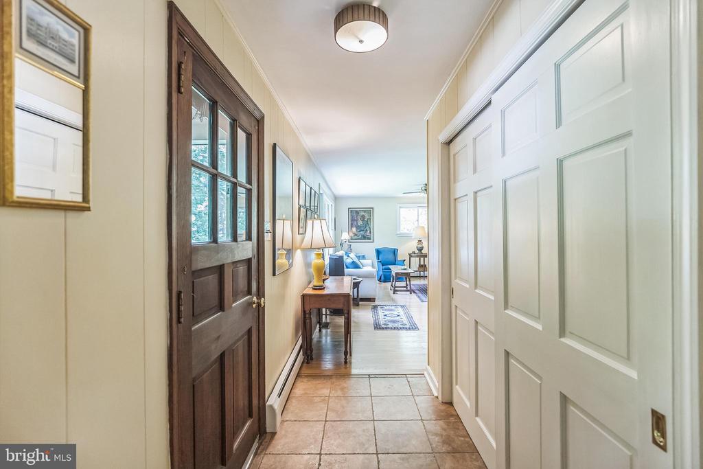 435 LAVEROCK ROAD
