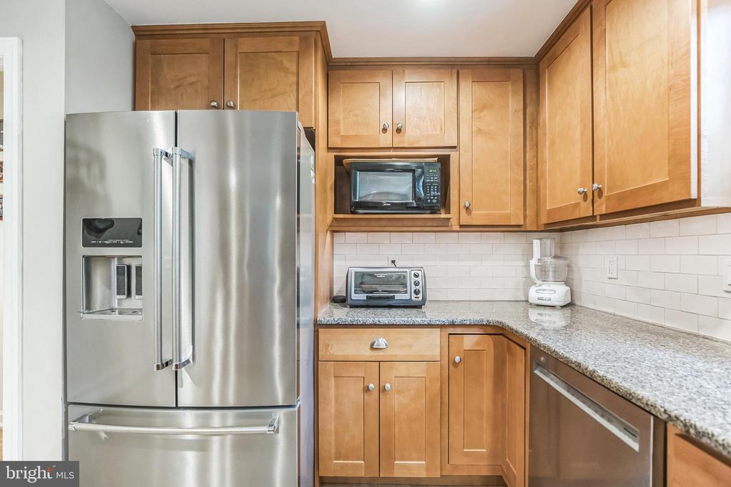 435 LAVEROCK ROAD