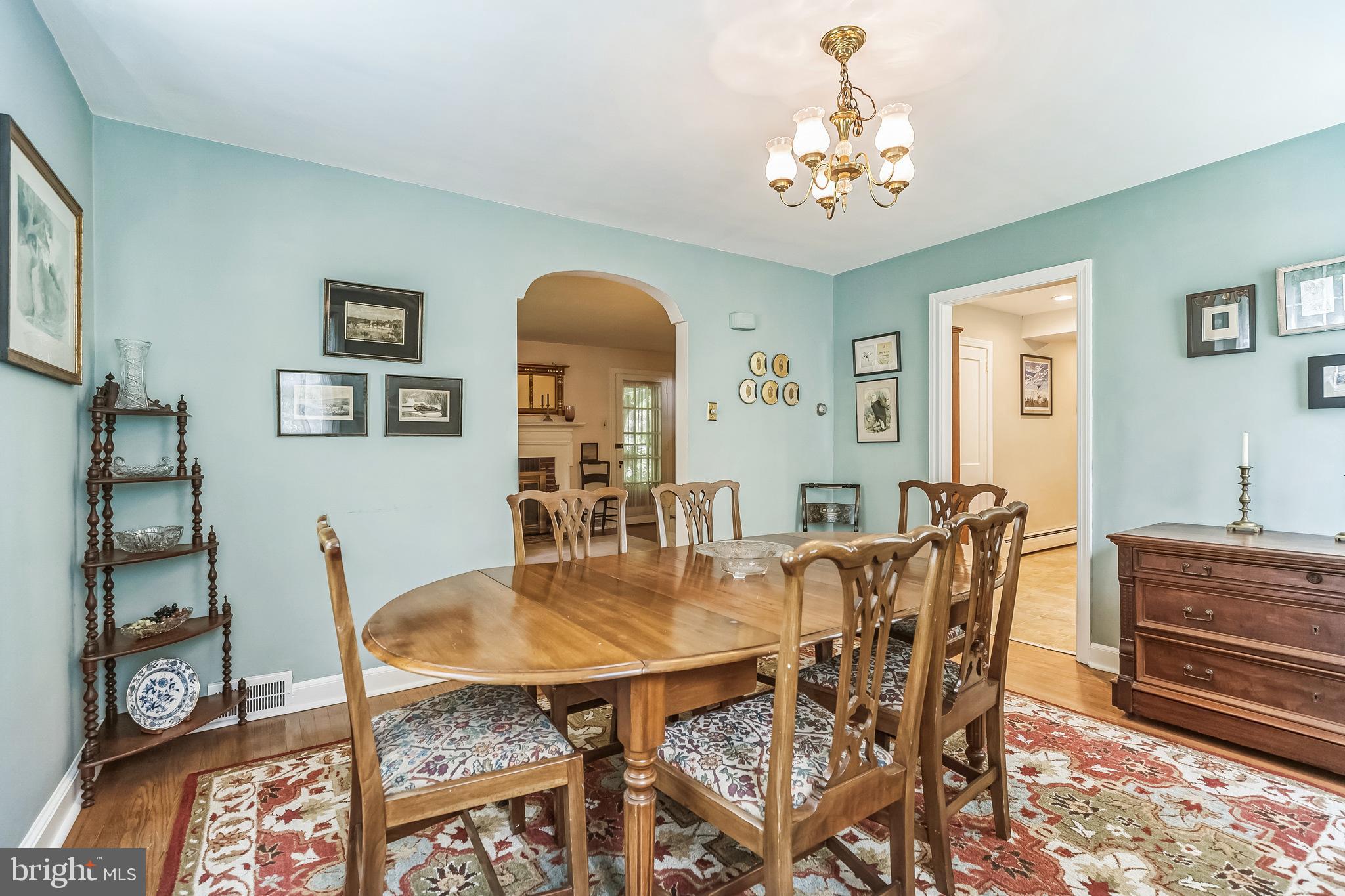 435 LAVEROCK ROAD
