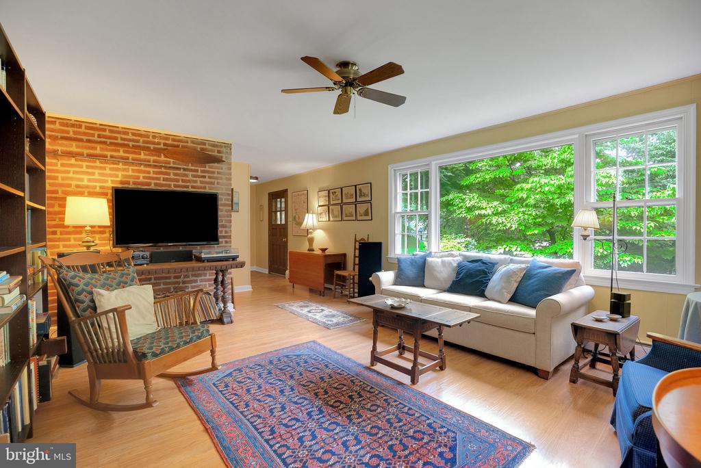 435 LAVEROCK ROAD