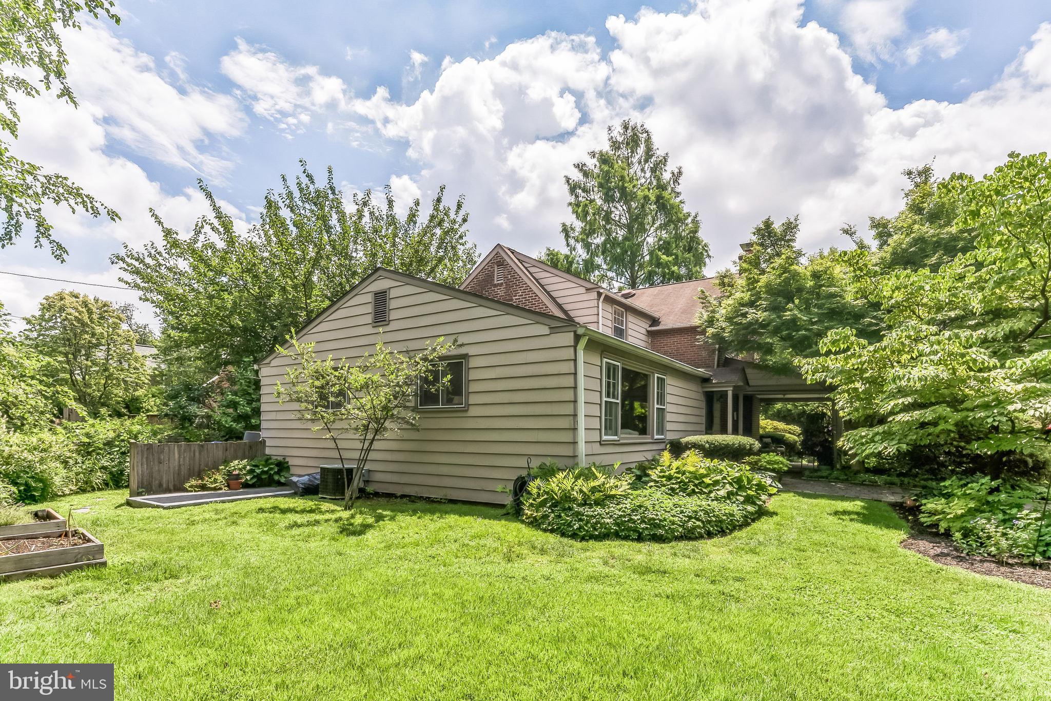 435 LAVEROCK ROAD