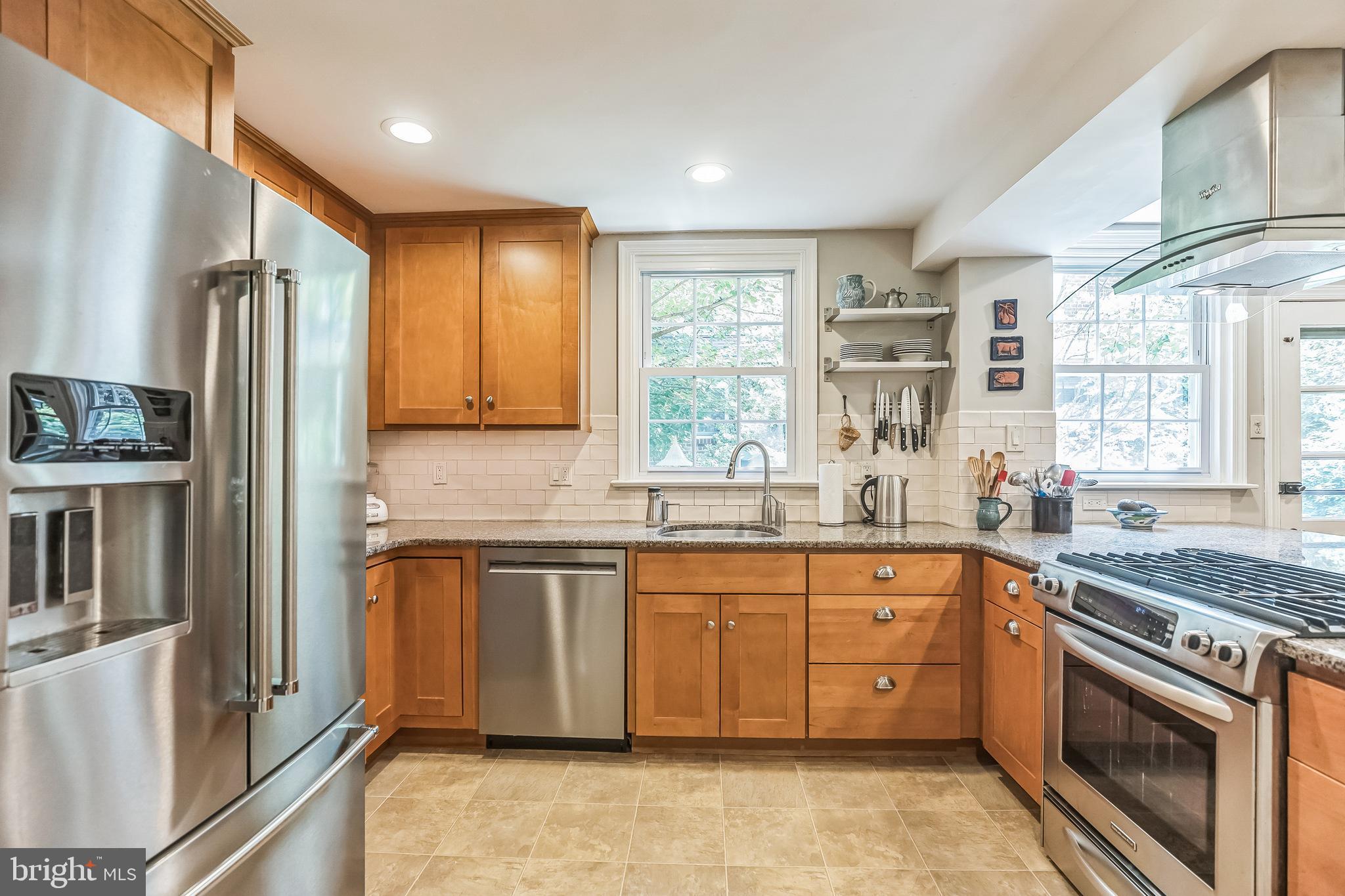 435 LAVEROCK ROAD