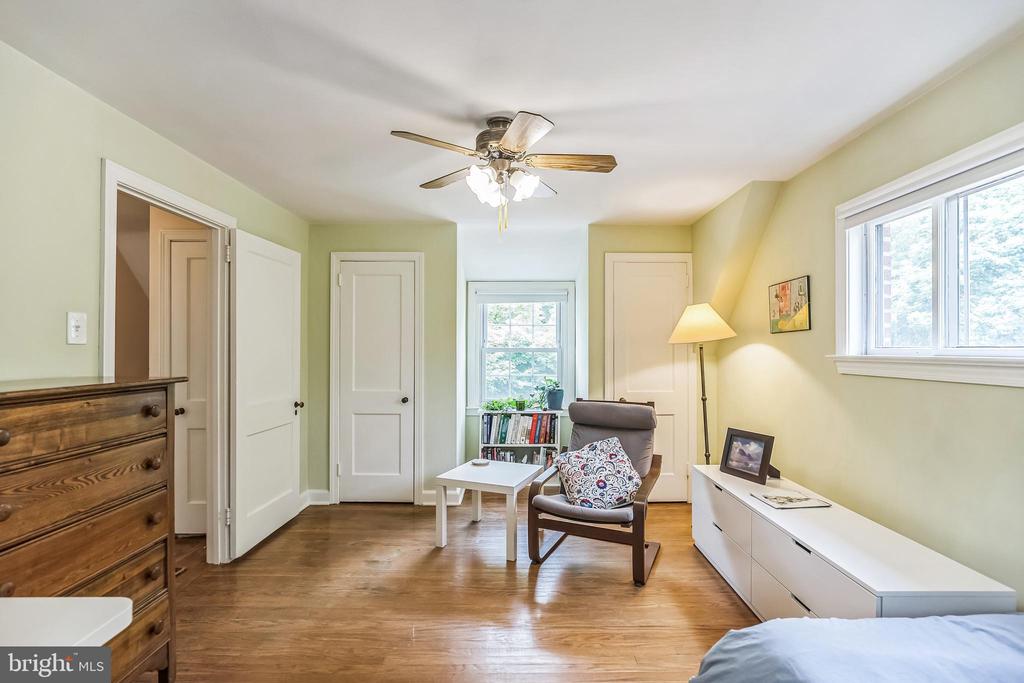 435 LAVEROCK ROAD