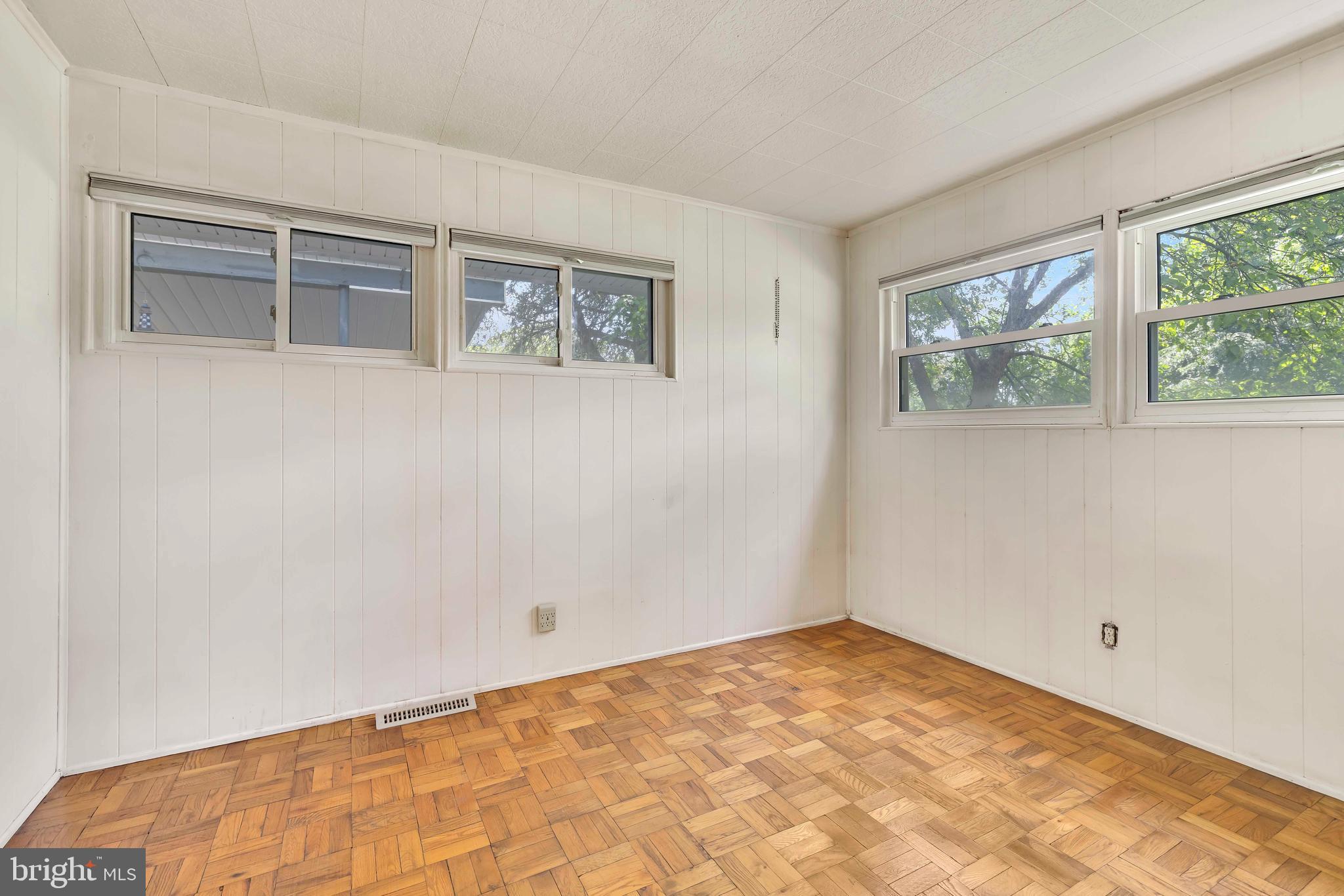 548 PADDOCK ROAD