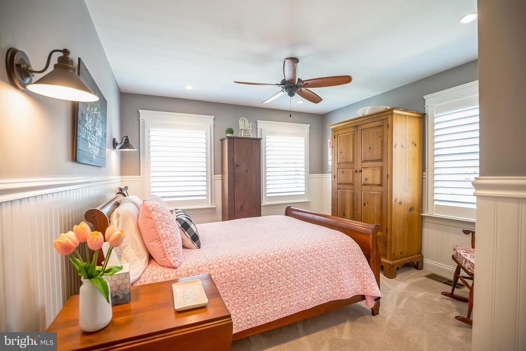 305 BANGOR LANE