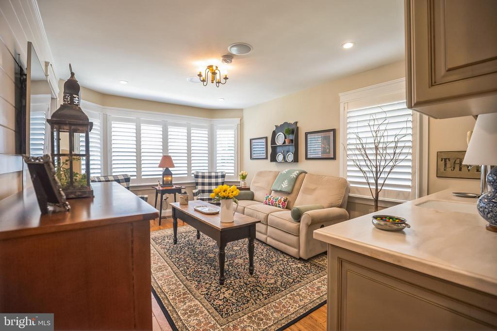 305 BANGOR LANE