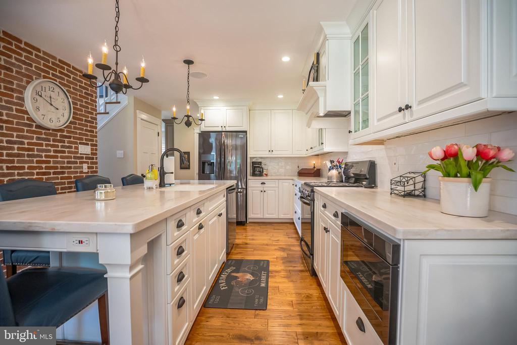 305 BANGOR LANE