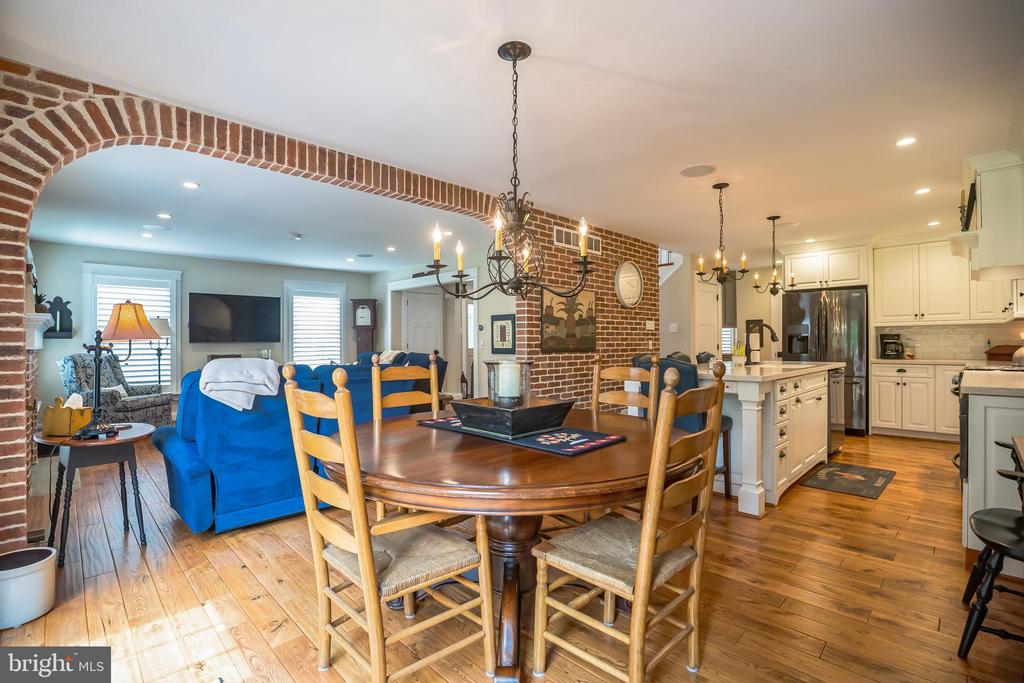 305 BANGOR LANE