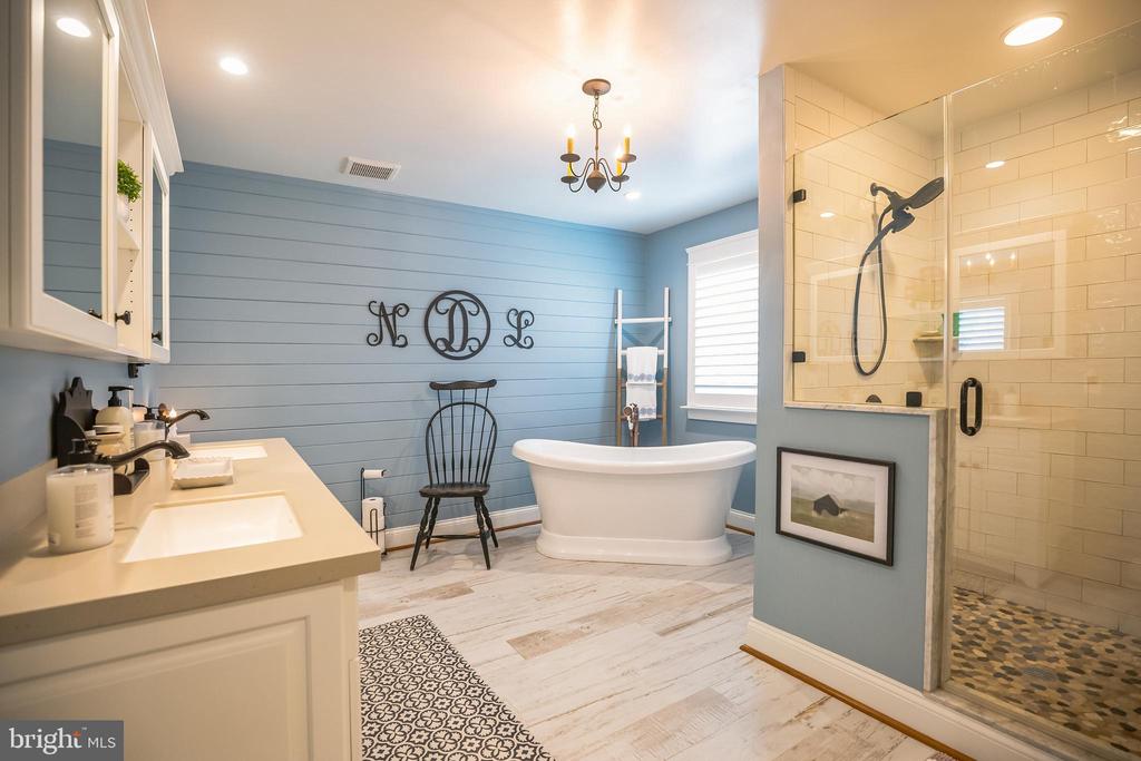 305 BANGOR LANE