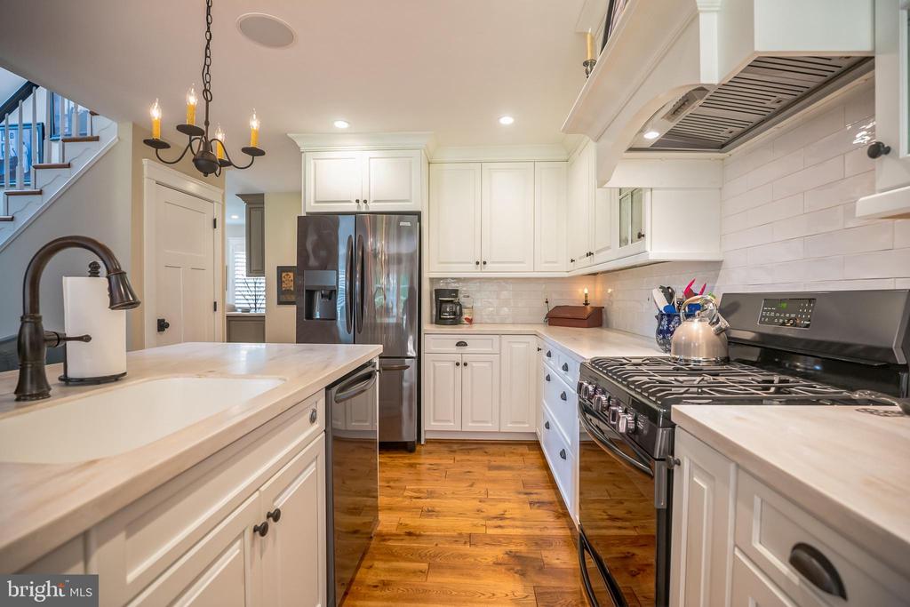 305 BANGOR LANE