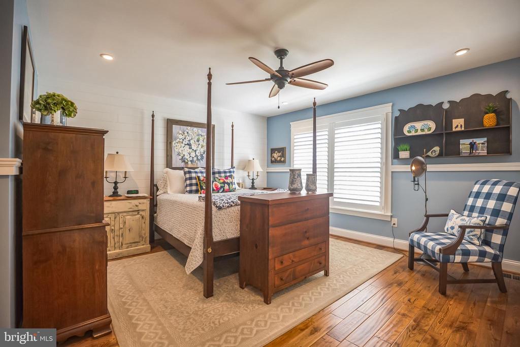 305 BANGOR LANE