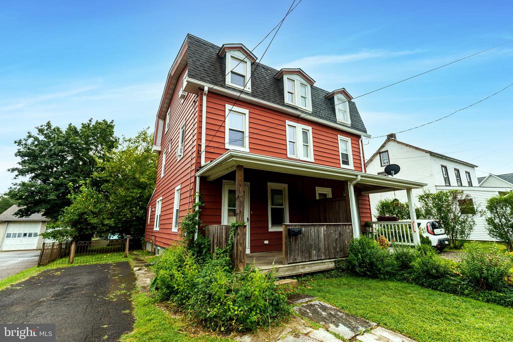 383 STEWART AVENUE