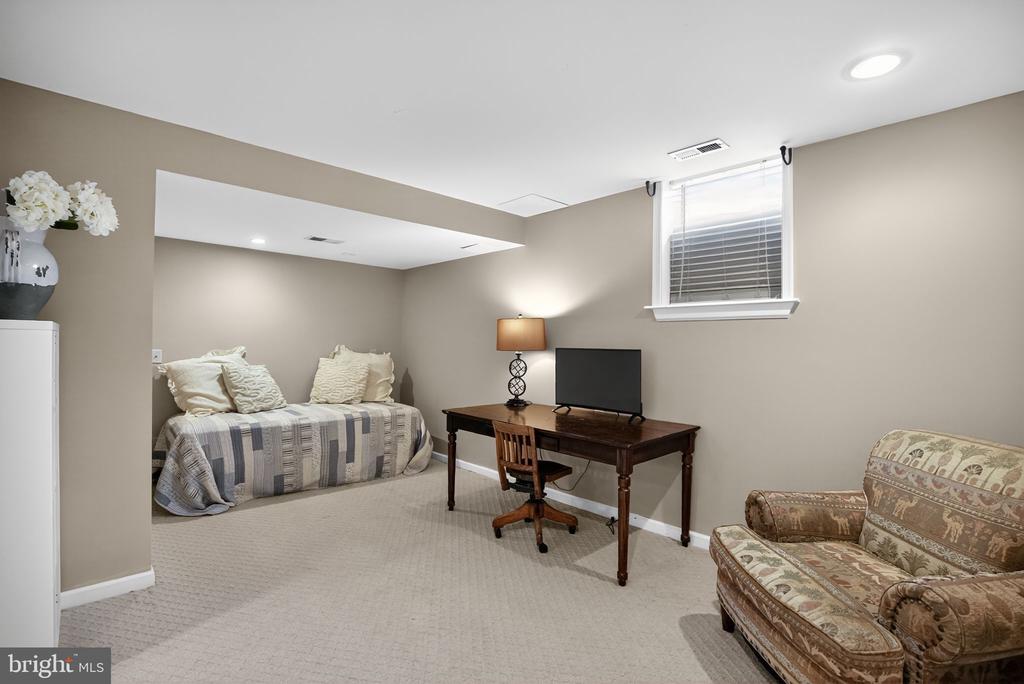 273 RUNNING WATER COURT