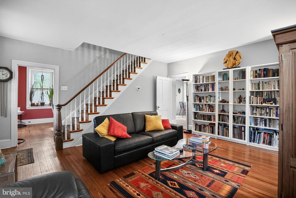 133 MARYWATERSFORD ROAD