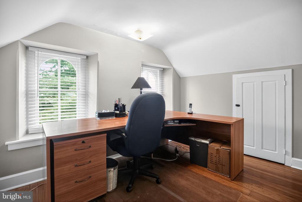 133 MARYWATERSFORD ROAD