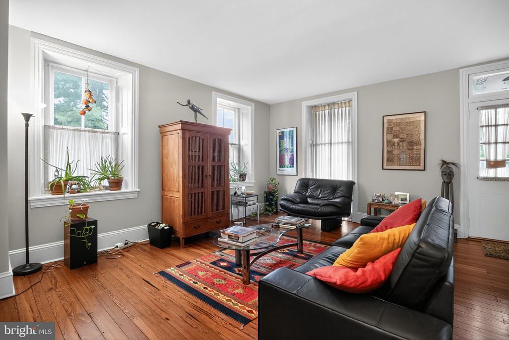 133 MARYWATERSFORD ROAD