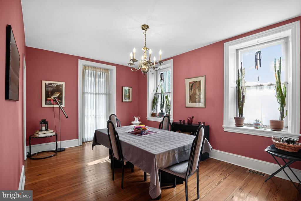 133 MARYWATERSFORD ROAD