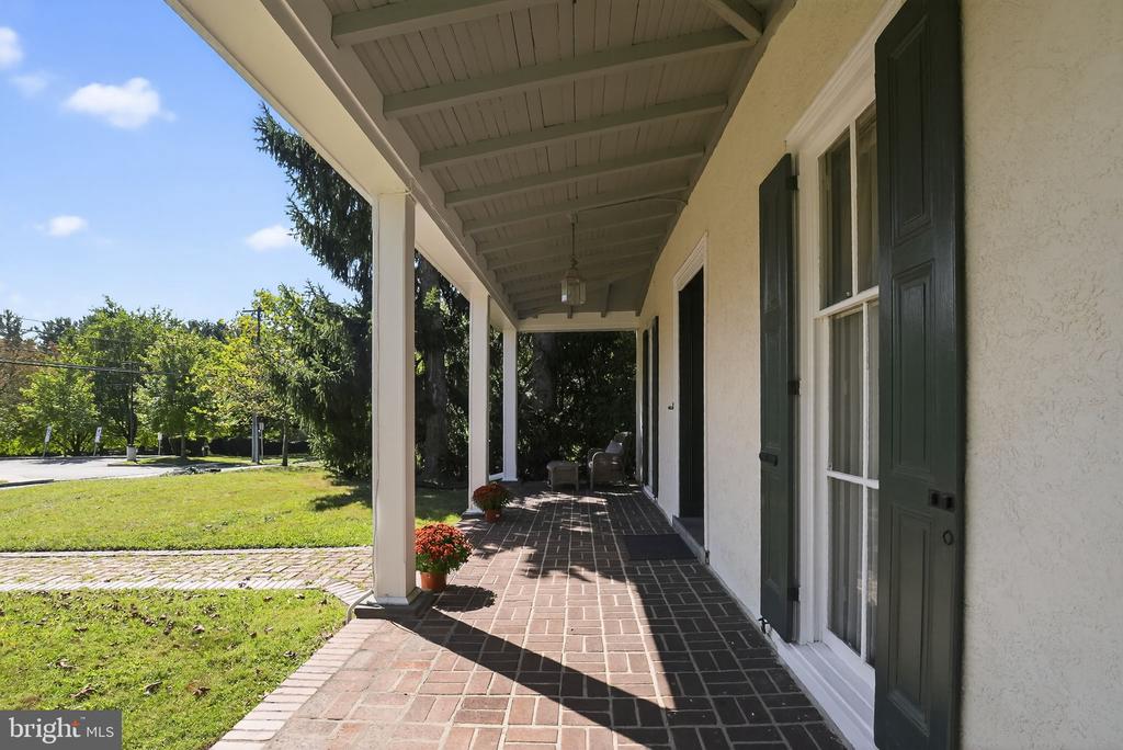 133 MARYWATERSFORD ROAD