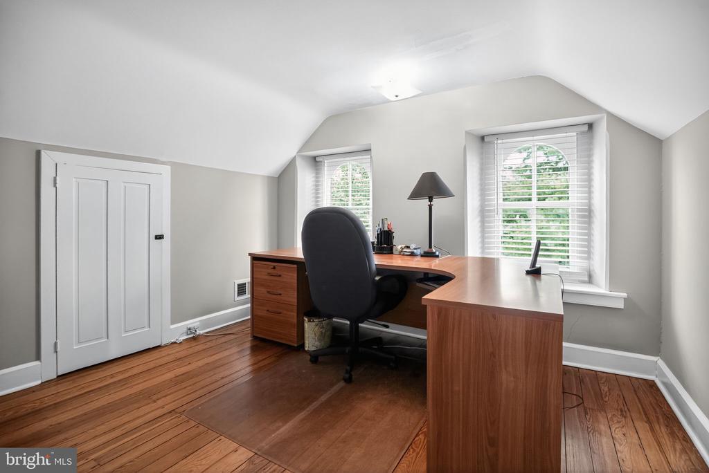 133 MARYWATERSFORD ROAD