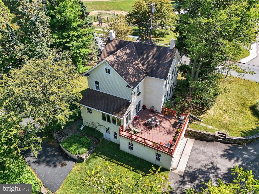 133 MARYWATERSFORD ROAD