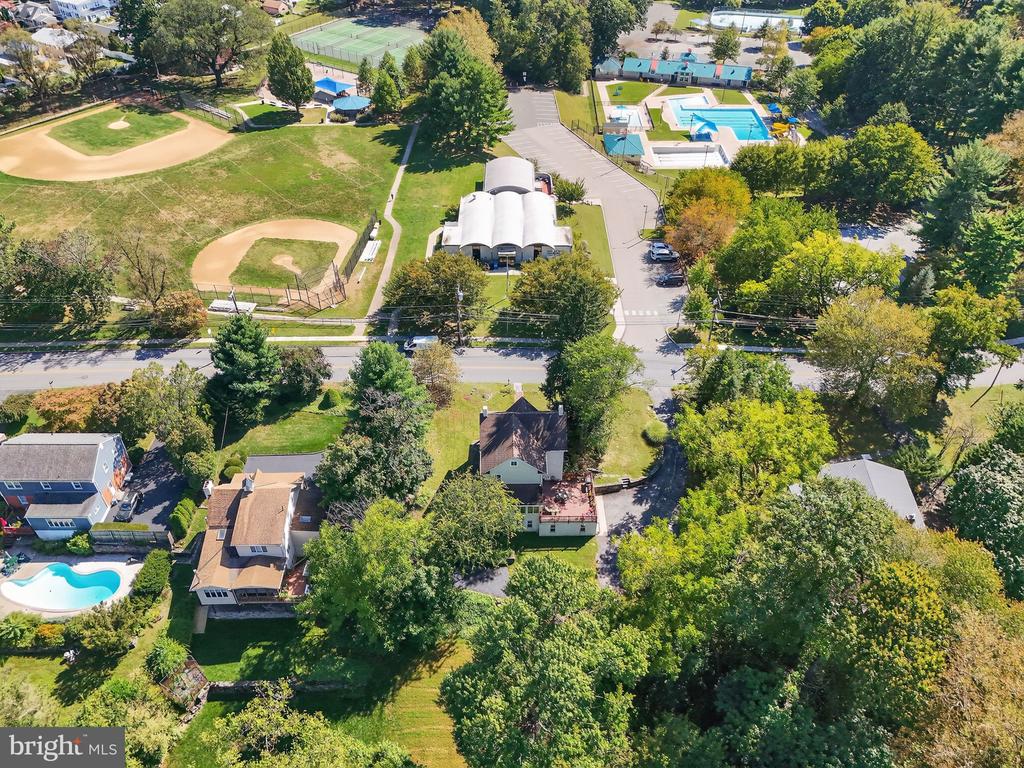 133 MARYWATERSFORD ROAD
