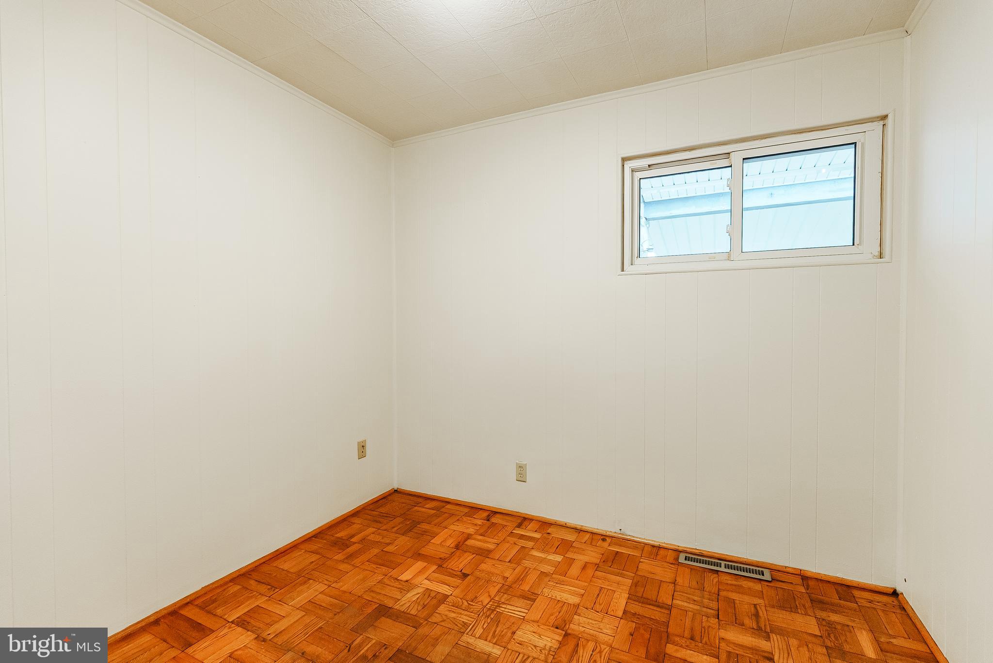 548 PADDOCK ROAD