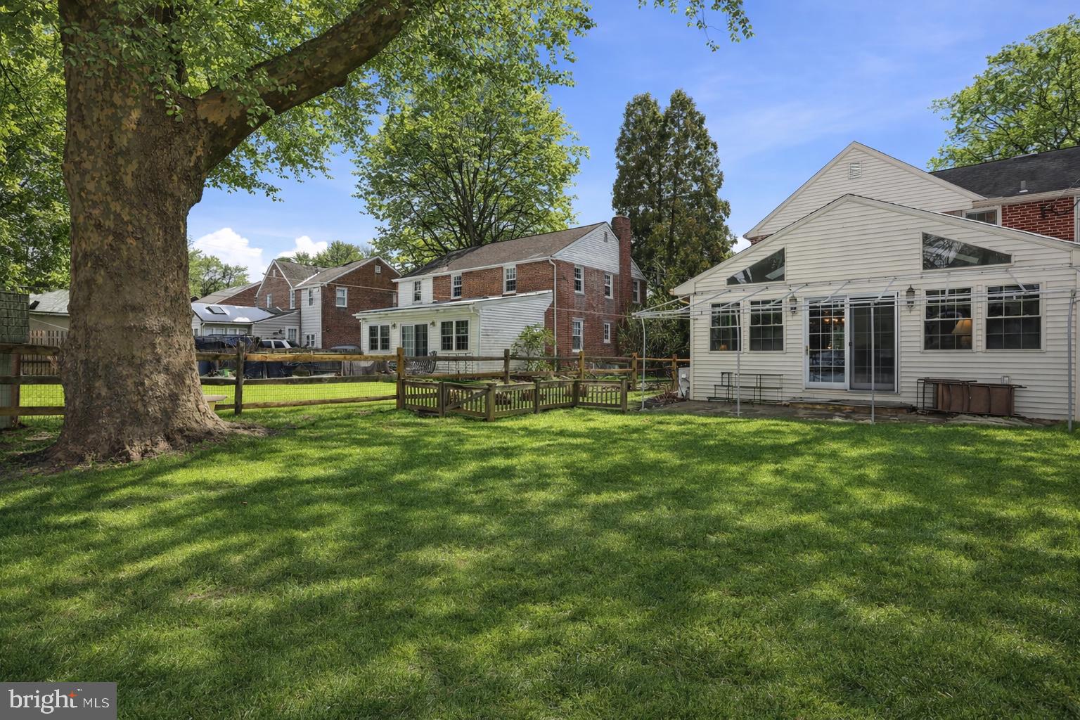 216 HEATHERWOOD ROAD