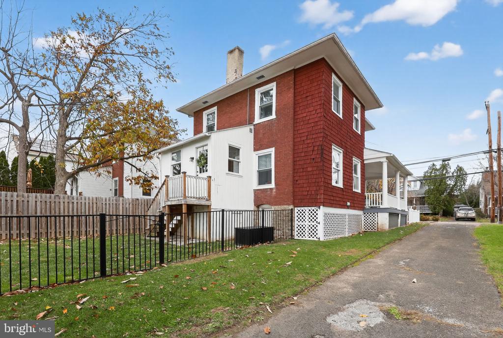 226 N SPRING GARDEN STREET