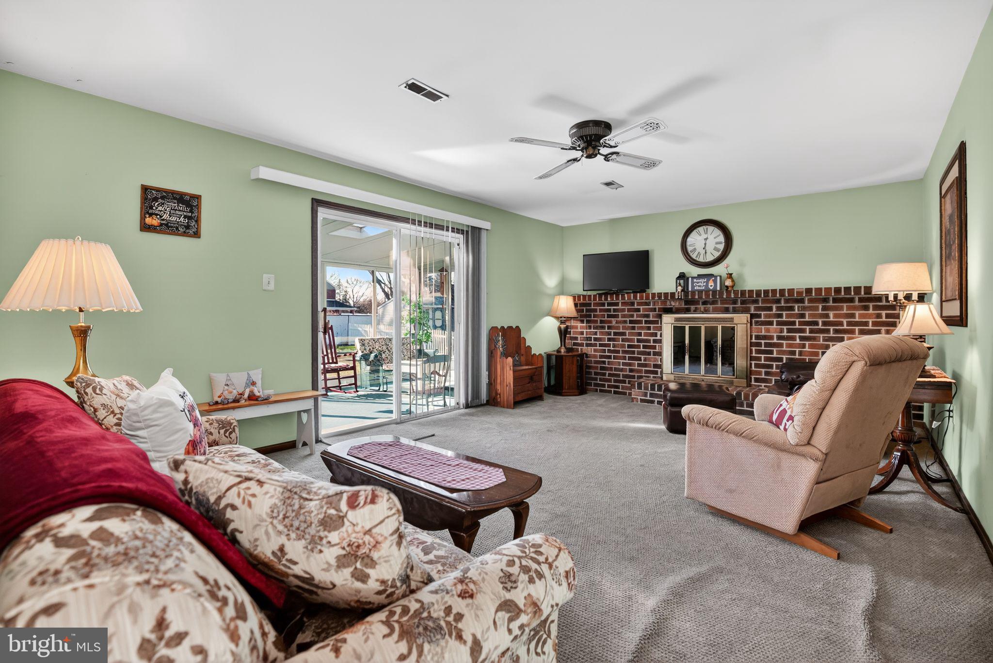 2306 CAROL LANE