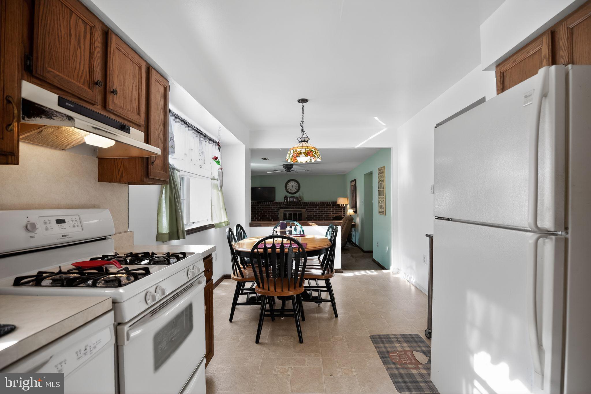 2306 CAROL LANE