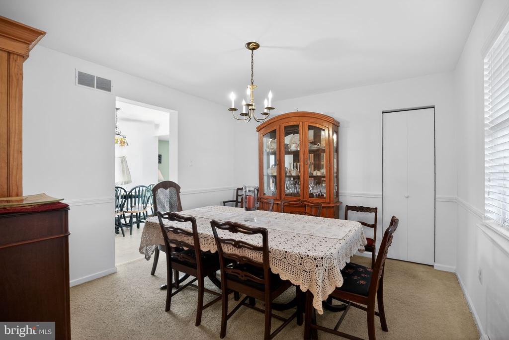 2306 CAROL LANE